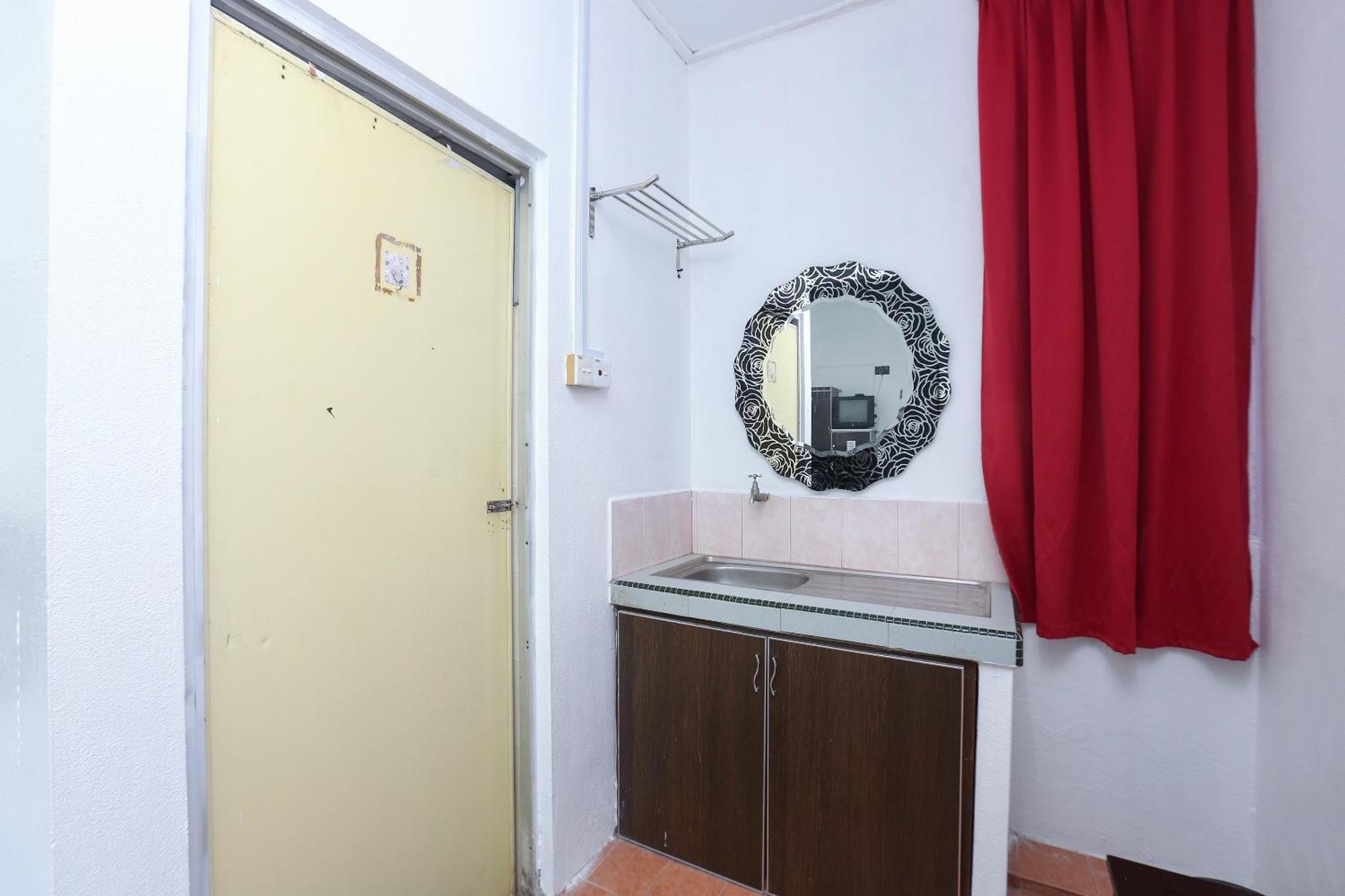 Oyo 89755 D&D Budget Inn Κότα Μπάρου Εξωτερικό φωτογραφία