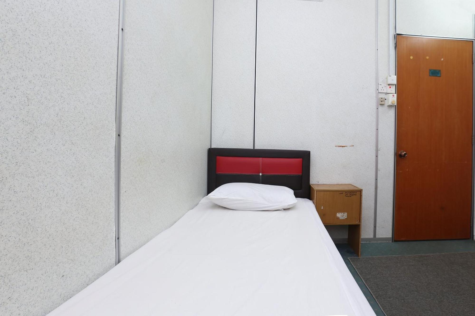 Oyo 89755 D&D Budget Inn Κότα Μπάρου Εξωτερικό φωτογραφία